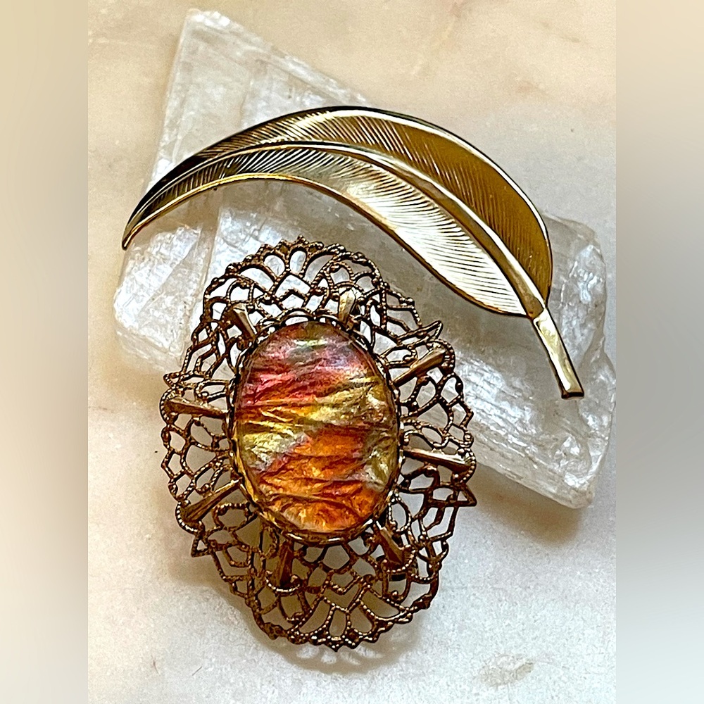 Set of Vintage Brooches/ Sparkly 60’s Resin Brooch & 70’s Feather Brooch Groovy